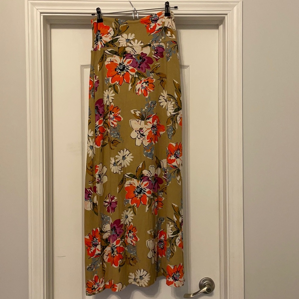 Floral Maxi skirt